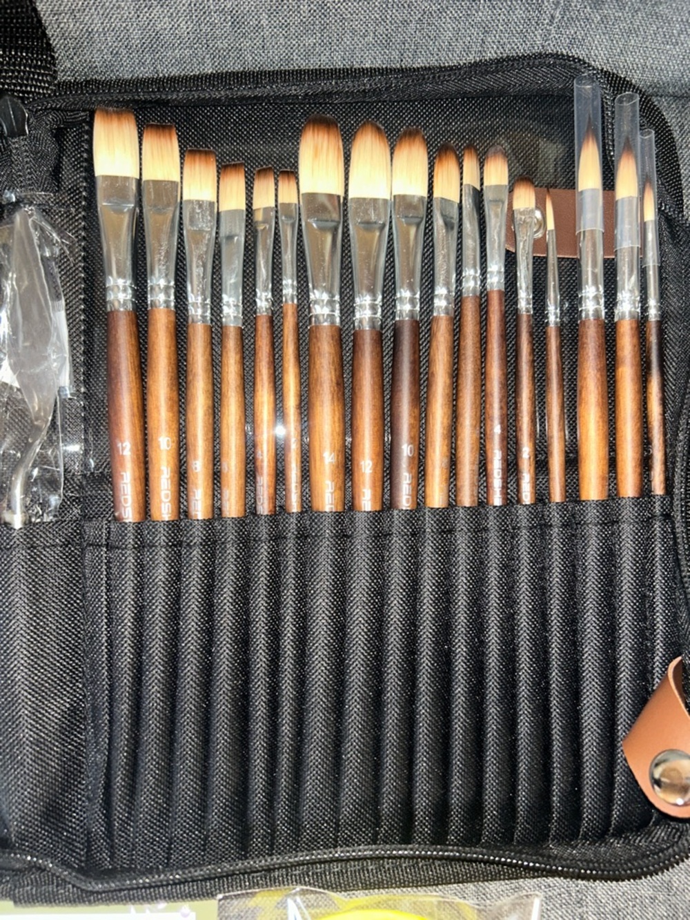 Gray Artist Brush Tote with Palette and 26 Piece Professional Brush Set - Picture 9 of 16